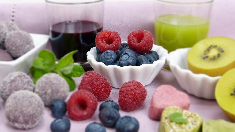 Don’t Get Zonked: 5 Ways to Avoid Food Coma After healthy food, junk food, diet,