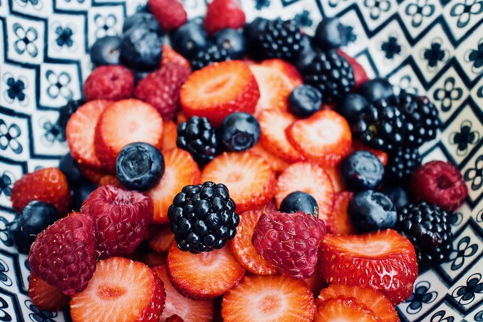 Don’t Take a Chance: How to Avoid Food Poisoning and healthy food, junk food, diet,